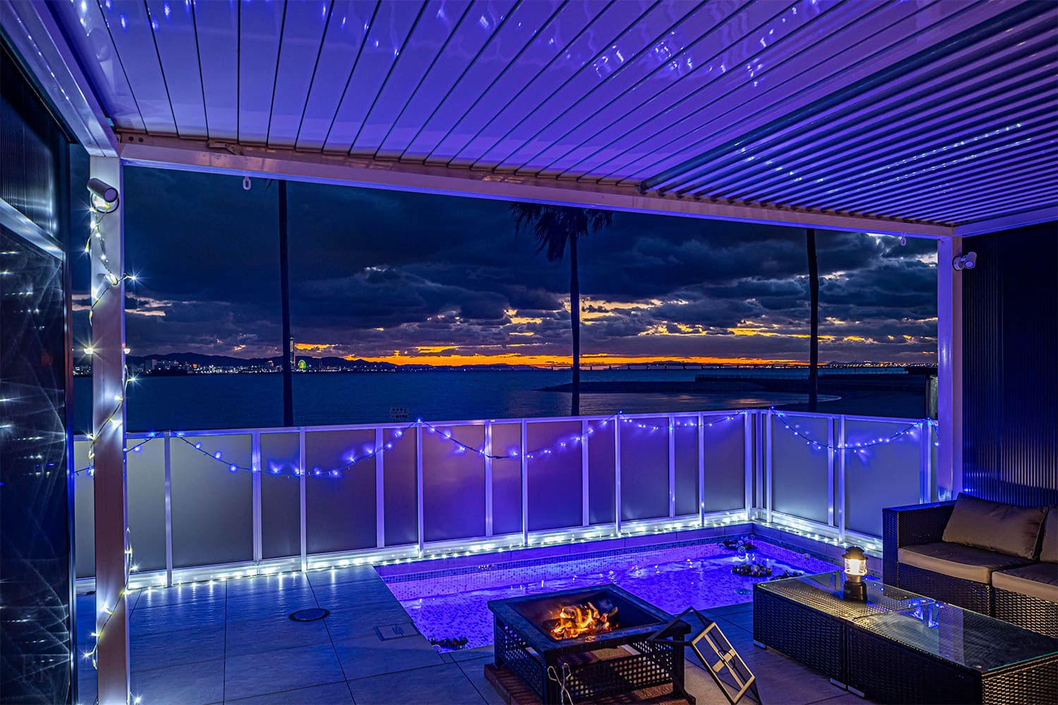 One of the best 100 sites with sandy beaches and green pine trees & One of Japan’s 100 best sunset spots